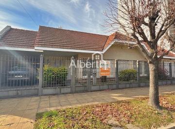 Casa de 5 ambientes, Morón · Venta Chalet 5 Ambientes de Categoría en Haedo Norte | Barrio Güemes.