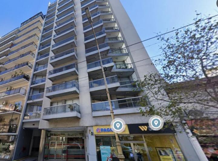 Excelente Departamento de 2 Ambientes, Al Frente con Balcón