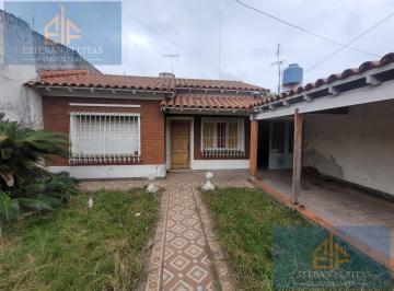Casa · 248m² · 4 Ambientes · 3 Cocheras · Casa en Venta de 4 Ambientes con Cochera Ramos Mejia Sur