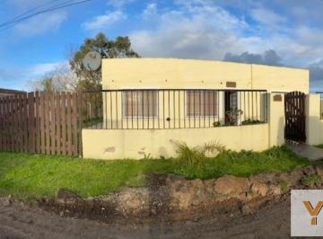 Casa · 100m² · 6 Ambientes · 2 Cocheras · Casa en Venta - 4 Dorm. 2 Baños - Camet Norte