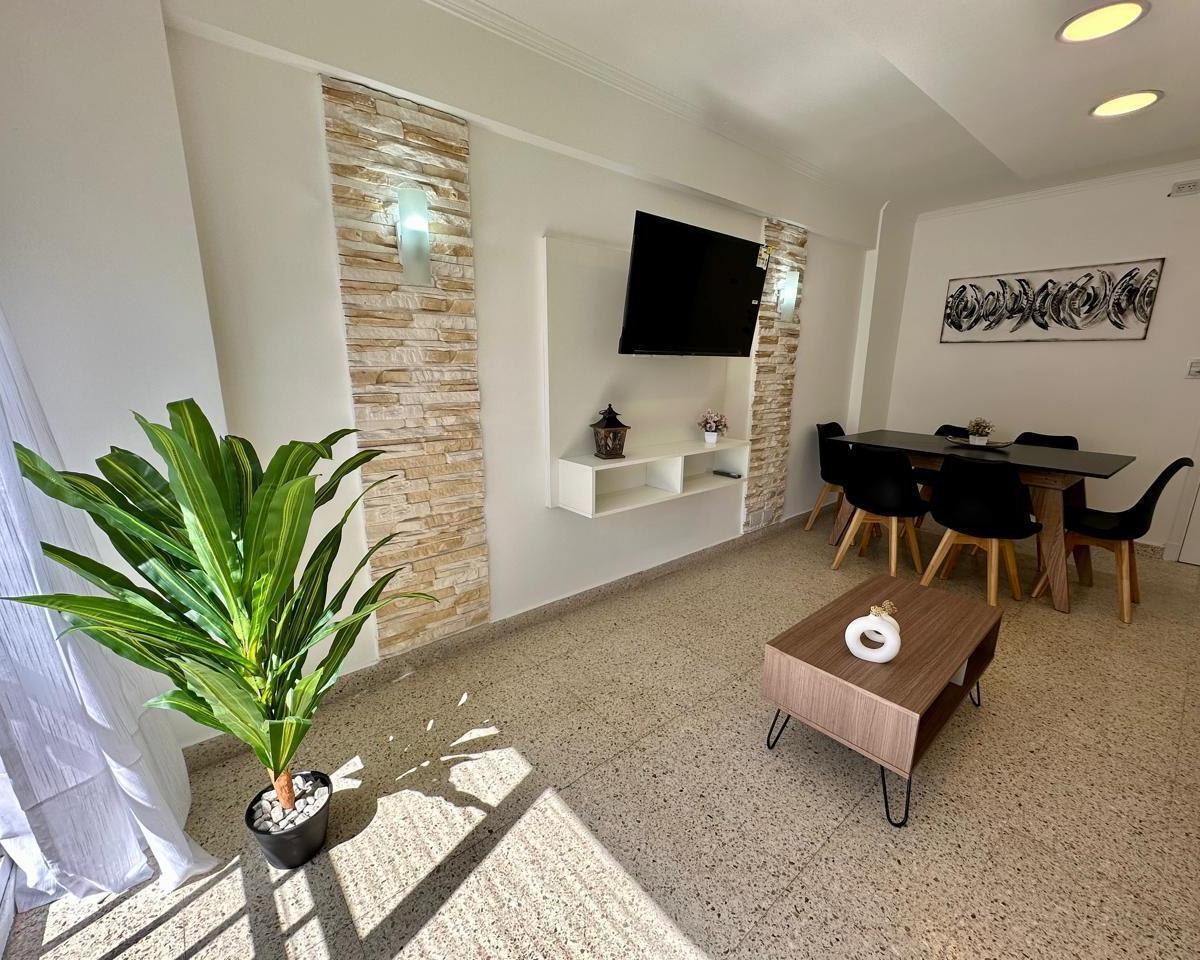 ¿Te gustaria vivir en un lugar con vista lateral al mar? Departamento 2 ambientes con dependencia de servicio