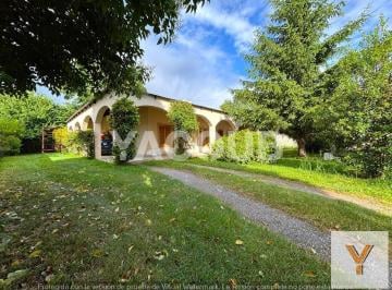 Casa · 140m² · 3 Ambientes · 2 Cocheras · Casa de 2 Dorm., Galpón y Gran Galería - 208 m² Constr. en Lote de 899 m² - La Tandilera