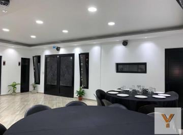 Edificio · 144m² · 2 Ambientes · 2 Cocheras · Edificio Comercial en Venta - 2 Baños Cocina - 188 m² - Pilar