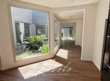 Casa · 179m² · 5 Ambientes · 2 Cocheras · Casa en Venta. 4 Dorm.. Jardin de Invierno. Galeria. Arboles. Barrio Cerrado, Escobar