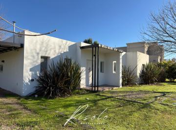 Casa · 130m² · 5 Ambientes · 2 Cocheras · Casa en Venta Sobre Lote Interno. 3 Dorm., Oficina. Barrio Cerrado, Escobar