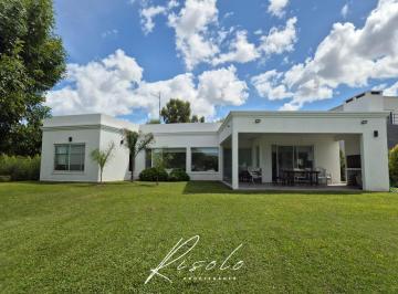 Casa · 158m² · 5 Ambientes · 4 Cocheras · Casa en Venta, Lote 1100 m², Pileta. Parilla. 3 Dormis. Barrio Cerrado, Escobar