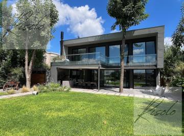 Casa · 250m² · 5 Ambientes · 5 Cocheras · Casa en San Matias, Laguna. Pileta. Jacuzzi. 3 Dorm., Escritorio, Barrio Cerrado Escobar