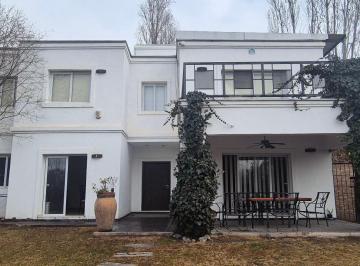 Casa · 600m² · 5 Ambientes · 2 Cocheras · Casa - Chacras de Coria