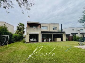 Casa · 225m² · 6 Ambientes · 4 Cocheras · Casa en Venta. 3 Dorm. Escritorio Playroom. Pileta. Barrio Cerrado, Zona Norte, Escobar