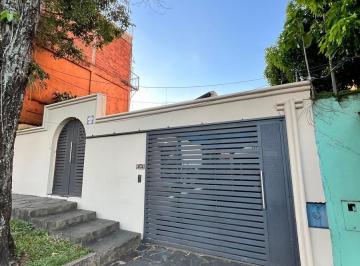 Casa · 250m² · 5 Ambientes · 2 Cocheras · Casa en Posadas de 4 Dorm. en Venta Cerca de La Costanera