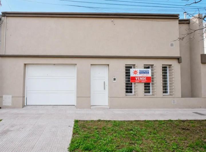 Casa · 110m² · 2 Dormitorios · 1 Cochera