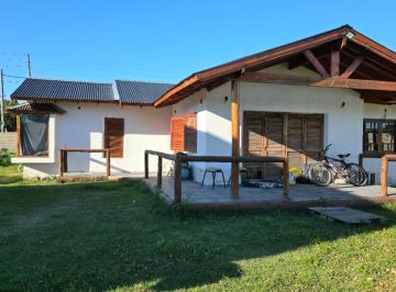 Casa · 92m² · 4 Ambientes · Venta 3 Dorm. + Gale. 2 Baños + Galp. Lote: 618 m² + Pileta
