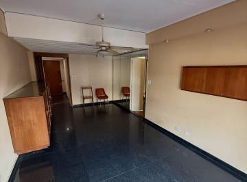 Departamento de 4 ambientes, Flores · Enorme 4 Ambientes con 3 Baños. y Balcón. Apto Credito