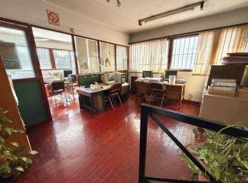 Bodega-Galpón · 452m² · 2 Cocheras · Galpón en Martinez
