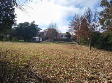Casa de 10 ambientes, Unquillo · Casa con Terreno 4900 m² en Venta en Unquillo