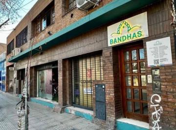 Local comercial · 374m² · 3 Ambientes · Gran Oportunidad: Edificio Comercial con Renta Activa en Plena Av Morón. Salon Comercial + Oficinas