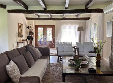 Casa · 301m² · 8 Ambientes · 2 Cocheras · Casa Chalet en Venta en Olivos Golf Club, Malvinas Argentinas, G. B. a. Zona Norte