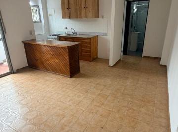 Departamento de 2 ambientes, Liniers · PH 2 Amb. con Balcón