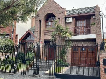 Casa · 350m² · 6 Ambientes · 3 Cocheras - Juan Francisco de Ansó · Dueño Vende/permuta/financia Casa con Pileta, Ascensor y Trifásica