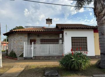 Casa · 85m² · 3 Ambientes · 1 Cochera · Venta Casa PH 3 Amb con Patio Apta Credito