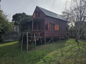 Casa · 40m² · 2 Ambientes · 2 Cocheras · Venta | Cabaña de Madera Sobre Amplio Terreno de 736 M²! Quinto Cuartel - Victoria, Entre Ríos