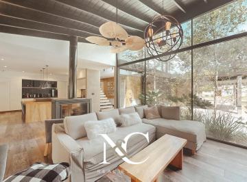 Casa · 305m² · 6 Ambientes · 4 Cocheras · Casa en Venta en Costa Esmeralda Al Golf