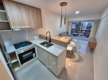 Departamento · 69m² · 3 Ambientes · Departamento de 3 Ambientes a La Calle con Balcon y Patio Totalmente Reciclado