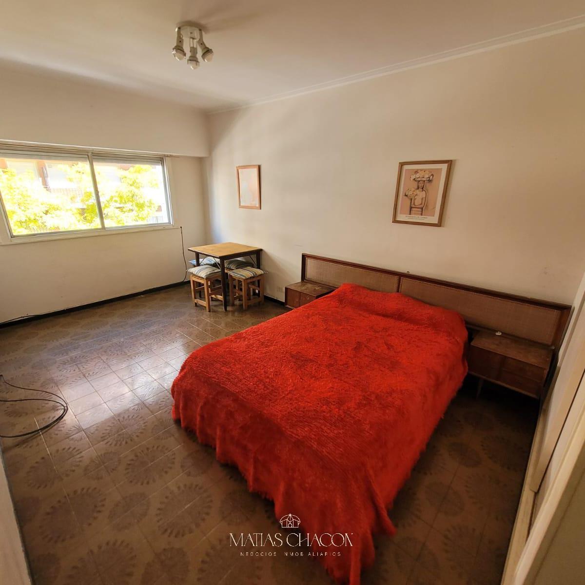 Departamento de 1 ambiente a la calle con ventanal