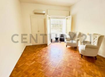 Departamento · 84m² · 2 Dormitorios · Alquiler Apartamento Centro, 2 Dorm., Contrafrente, Balcon, 84 m²
