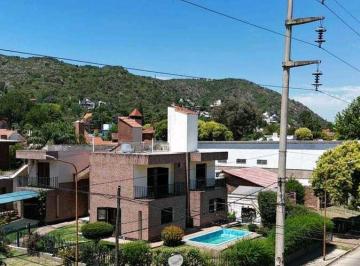 Casa · 175m² · 3 Dormitorios · 2 Cocheras · Venta Casa Esquina de 3 Dorms C/pileta en Barrio Costa Azul Sur,ñ