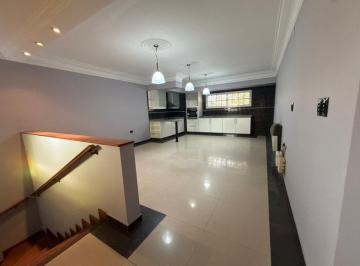 Casa · 300m² · 5 Ambientes · 2 Cocheras · Se Vende Casa 4 Dorm, 2 Cocheras m Local Comercial