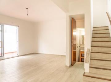PH · 82m² · 4 Ambientes · 1 Cochera · PH 4 Amb con Patio y Cochera en Alquiler