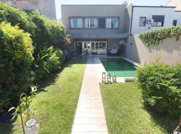 Casa · 285m² · 6 Ambientes · 2 Cocheras · Venta Casa 6 Ambientes Villa Luro C/pileta