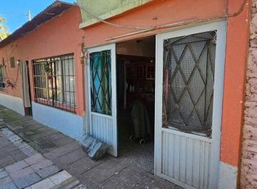 Casa · 180m² · 4 Ambientes · 1 Cochera · Oportunidad, Casa Quinta a Refaccionar