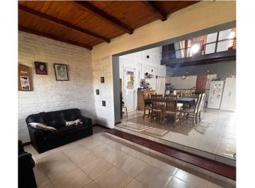 Casa · 118m² · 4 Ambientes · 1 Cochera · Se Vende Casa de 2 Dorm, Patio y Pileta!