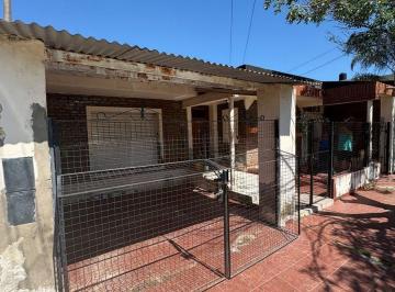 Casa · 133m² · 3 Ambientes · 1 Cochera · Casa en Venta en Santo Tomé de 4 Dorm.!