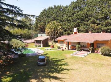 Quinta vacacional · 179m² · 4 Dormitorios · Casa Quinta Sobre Av Don Bosco