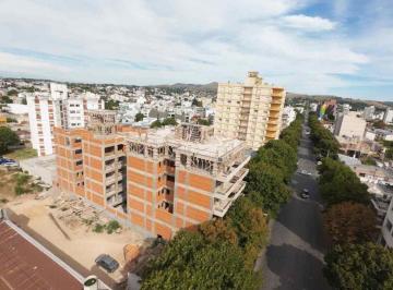 Departamento · 128m² · 4 Ambientes · Departamento 3 Dorm. Venta Tandil Pileta