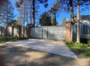 Quinta vacacional · 350m² · 1 Dormitorio · Casa Quinta con 2 Piletas Salon + Depto Tandil