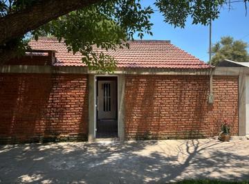 Casa · 70m² · 6 Ambientes · 2 Cocheras · Se Vende Casa en Reconquista