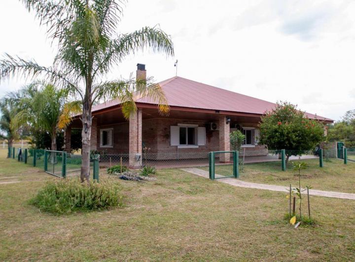 Casa · 100m² · 2 Ambientes · 3 Cocheras