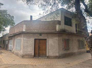 Casa · 159m² · 5 Ambientes · 1 Cochera · Venta Casa Esquina 2 Plantas a Reciclar Las Heras.