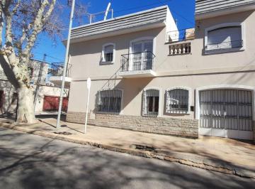 Casa · 178m² · 5 Ambientes · 1 Cochera · Venta Casa Apta Credito Ciudad Mendoza