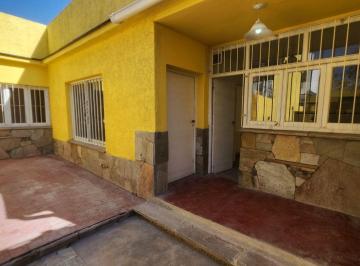 Casa · 78m² · 4 Ambientes · 2 Cocheras · Venta Casa en 6° Sección a Pasos de Parque Central