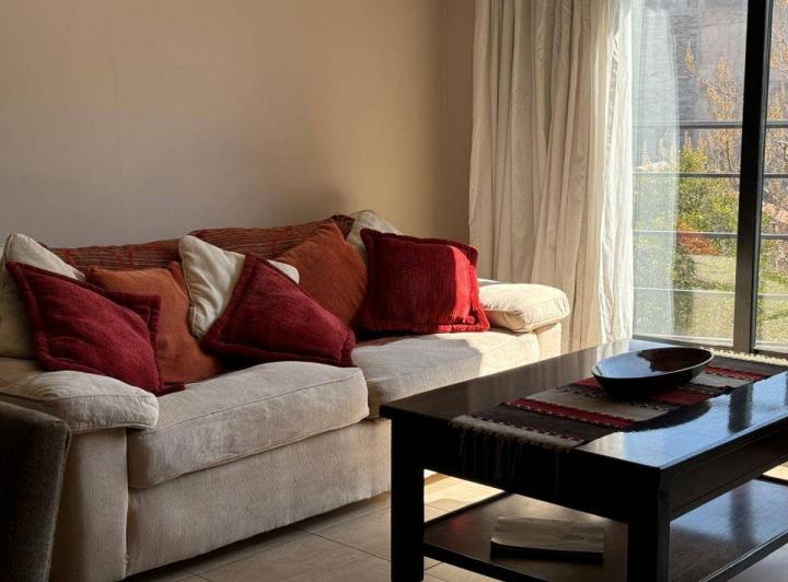 Departamento Amoblado en Alquiler C/ Cochera en 5.ª Sección con Piscina y Sum