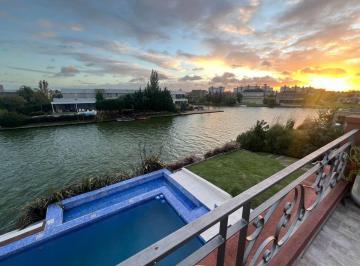Casa · 371m² · 8 Ambientes · 2 Cocheras · Venta Casa Nuevo Quilmes 8 Ambientes a La Laguna
