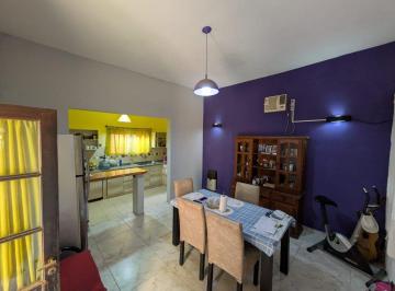 Departamento · 136m² · 6 Ambientes · 1 Cochera · Venta 2 Dptos. Cochera Vicente López 265 m²