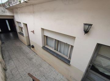 Casa · 107m² · 4 Ambientes · 1 Cochera · Venta - Casa Lote Propio - 4 Ambie - Parque Patricios