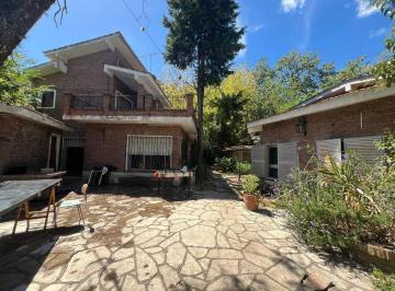 Quinta vacacional · 150m² · 6 Dormitorios · 1 Cochera · Venta Quinta 6 Amb Sobre Lote 1940 m² Tortuguitas