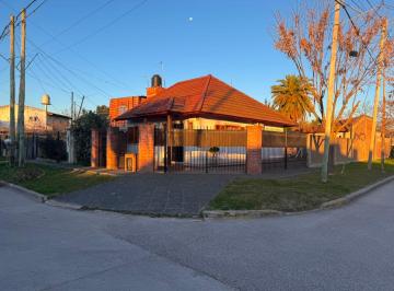 Casa · 95m² · 3 Ambientes · 2 Cocheras · Casa 3 Ambiente Venta Mas Departamento Amplio Lote